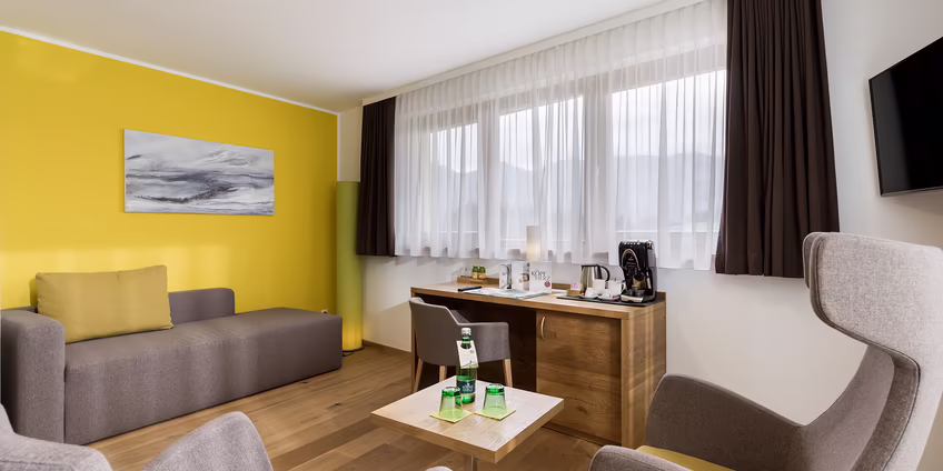 DAS SIEBEN - Suite SIEBEN | Wohnzimmer - Eiche mit Parkett ©Hannes Dabernig